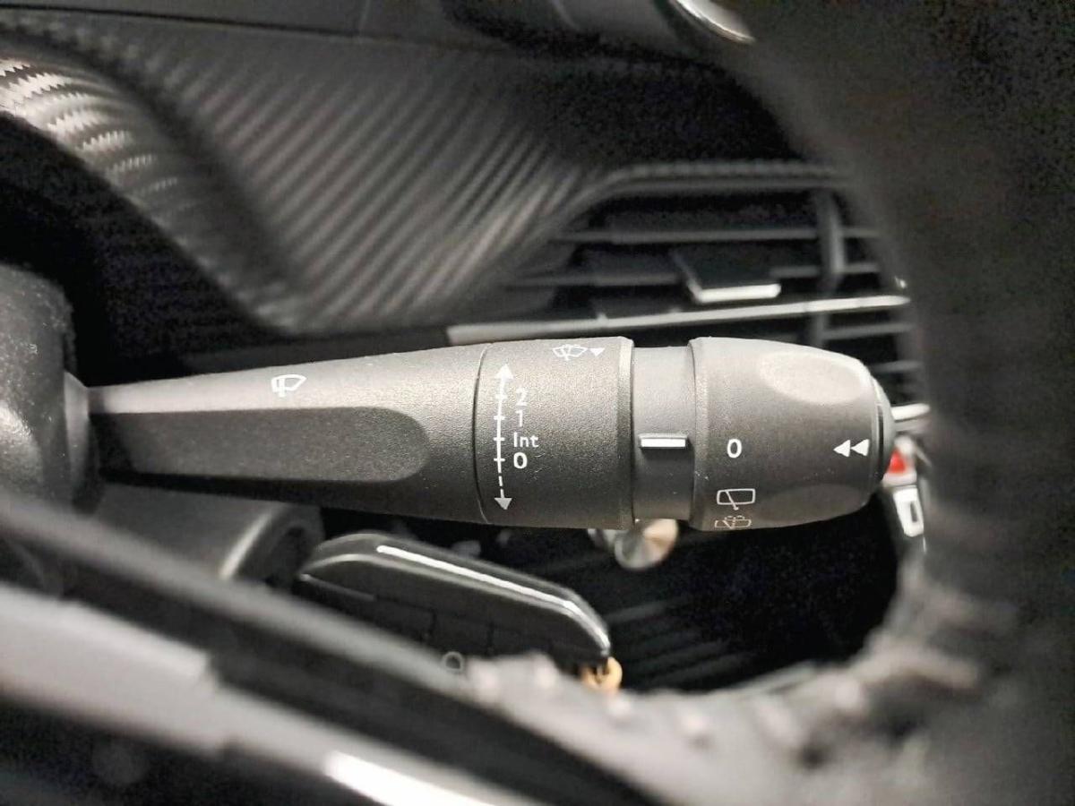 peugeot-208-2023-diesel-1499cc