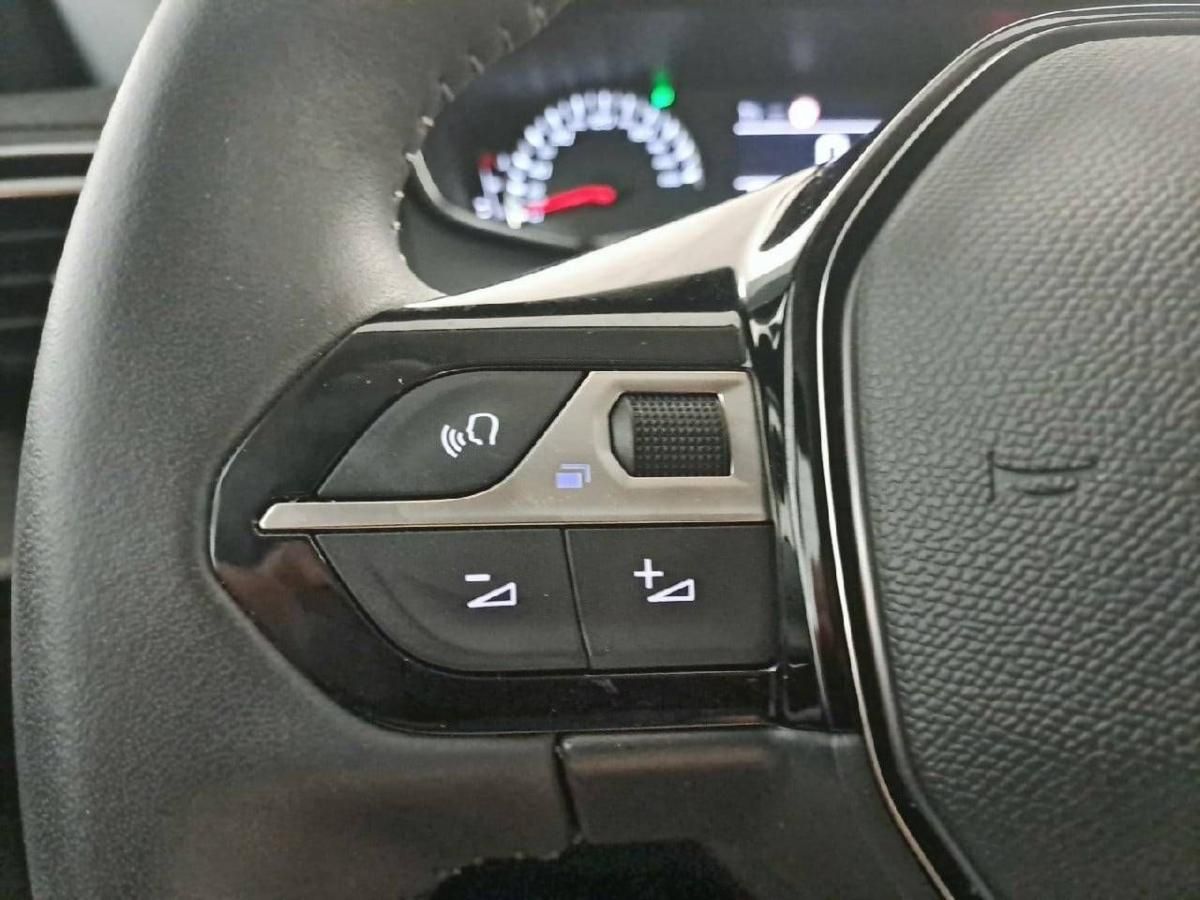 peugeot-208-2023-diesel-1499cc
