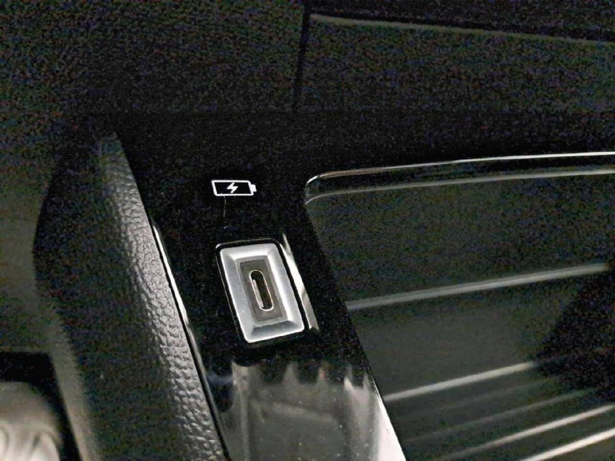 peugeot-208-2023-diesel-1499cc