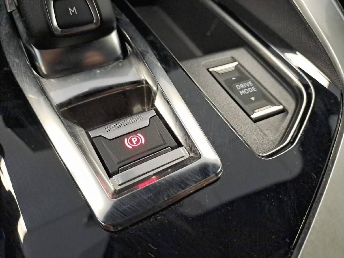 peugeot-5008-2022-diesel-1499cc
