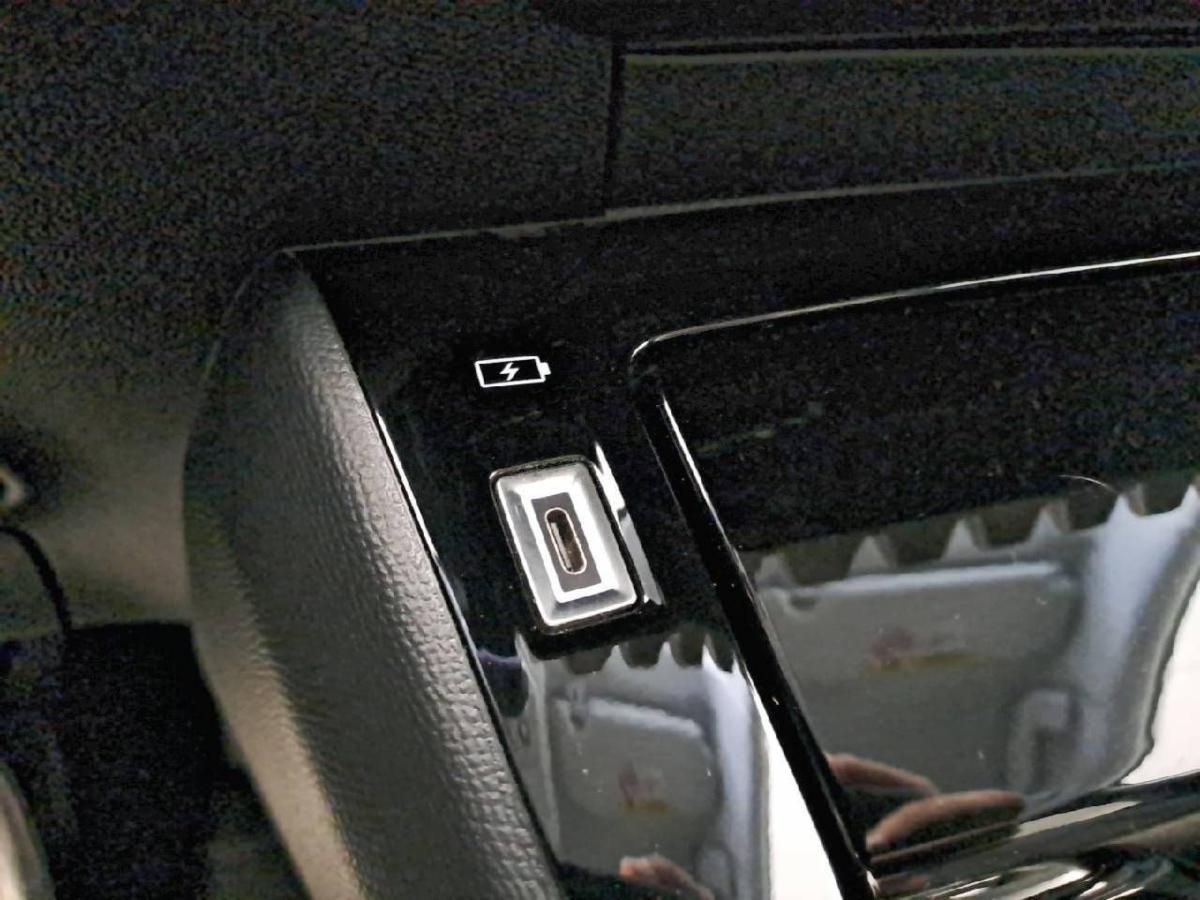 peugeot-208-2025-gasolina-1199cc