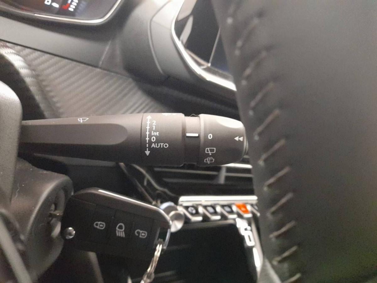 peugeot-2008-2023-gasolina-1199cc