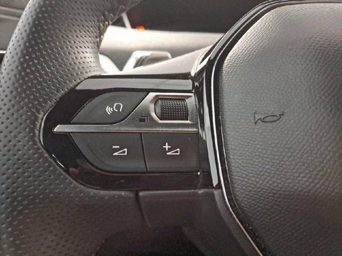 peugeot-3008-2023-hibrido-1598cc