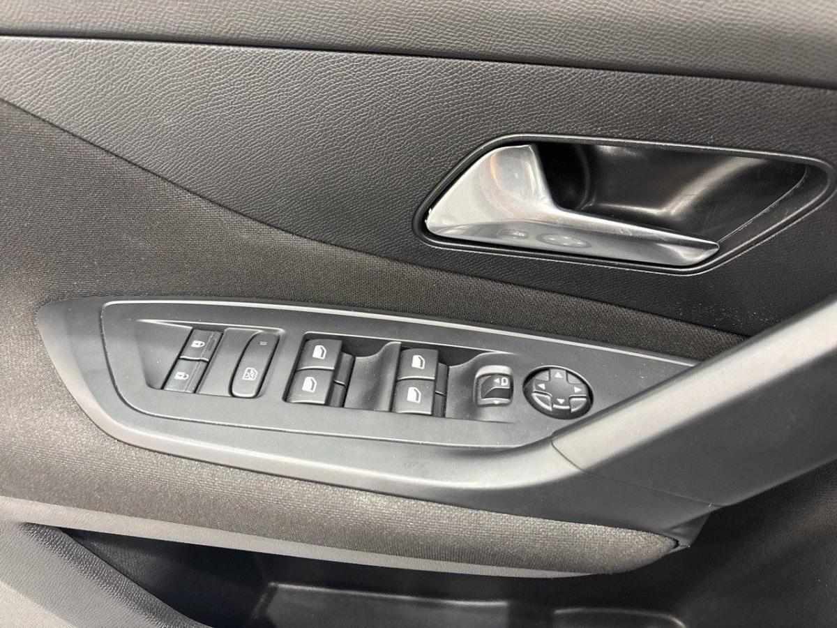 peugeot-308-2025-gasolina-1199cc