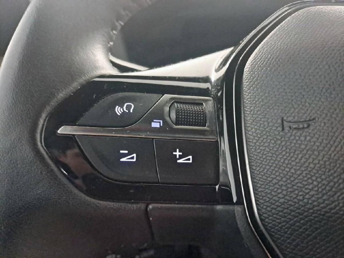 peugeot-2008-2023-gasolina-1199cc