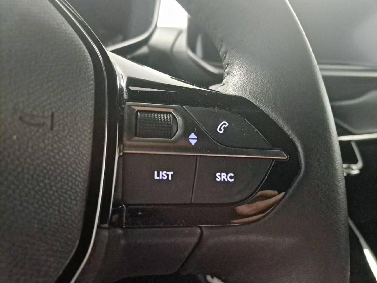 peugeot-2008-2023-gasolina-1199cc