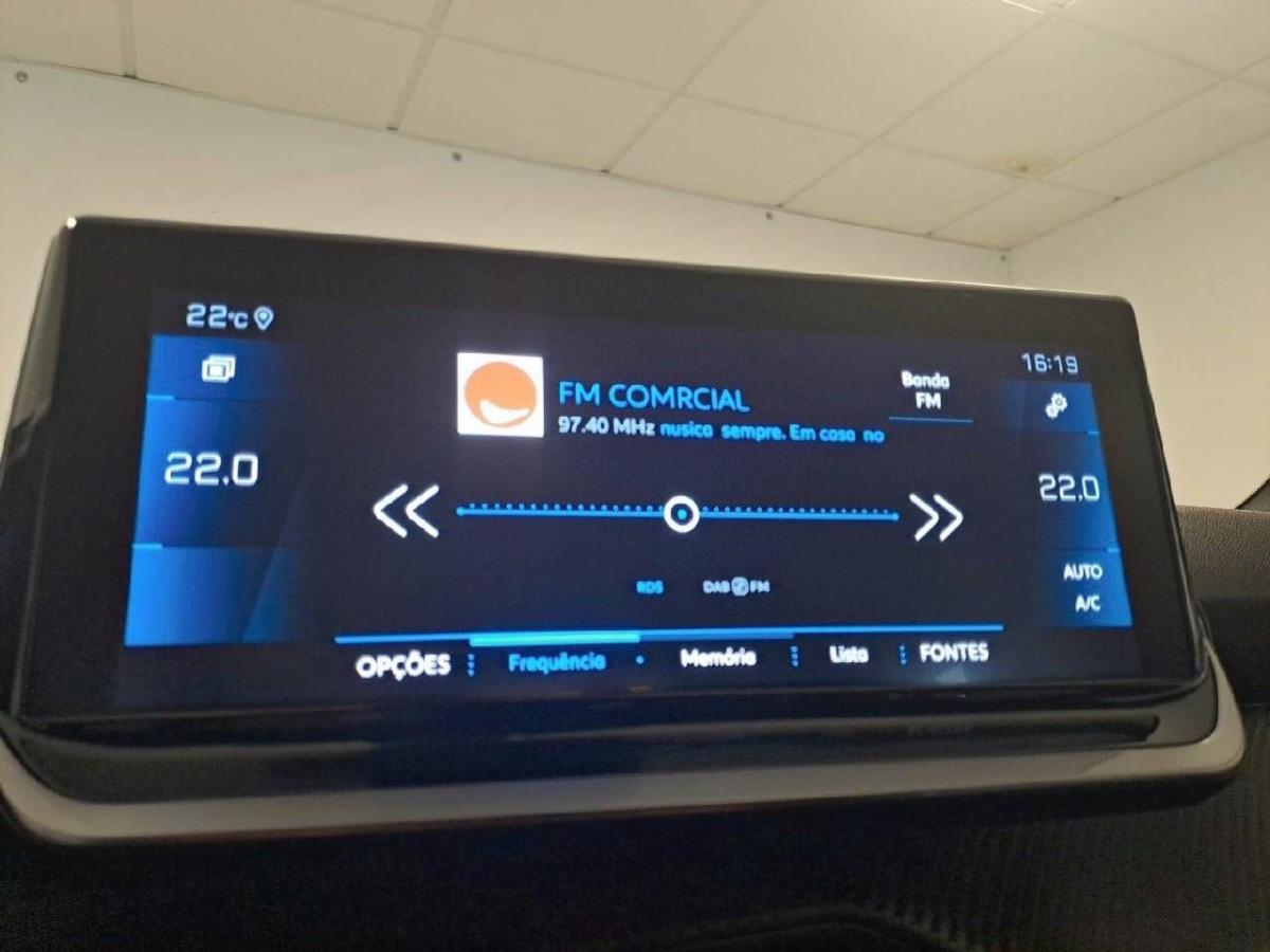 peugeot-2008-2023-gasolina-1199cc