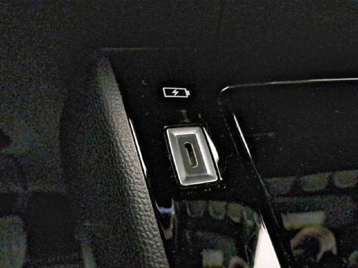 peugeot-2008-2023-gasolina-1199cc
