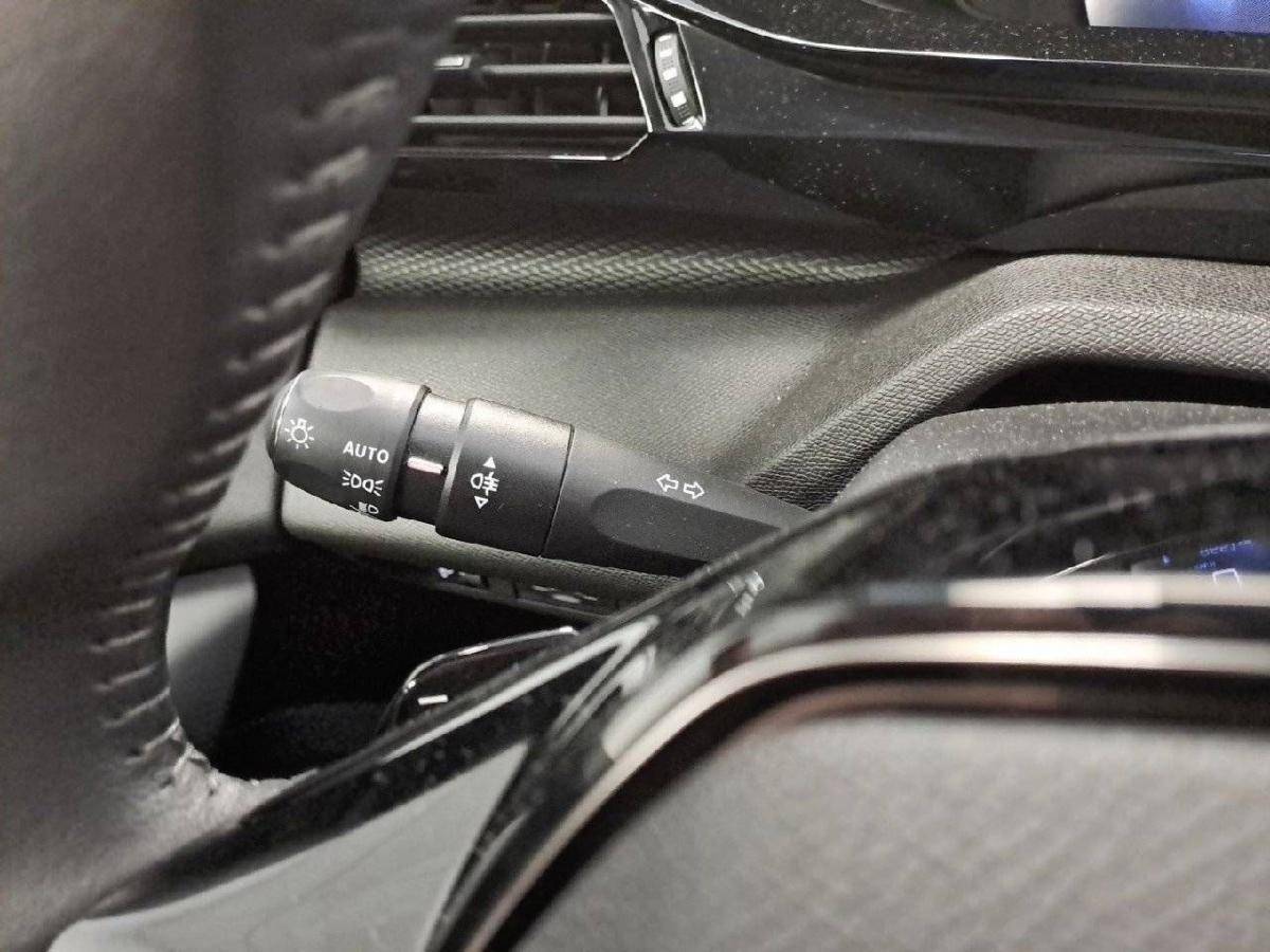 peugeot-308-2025-gasolina-1199cc