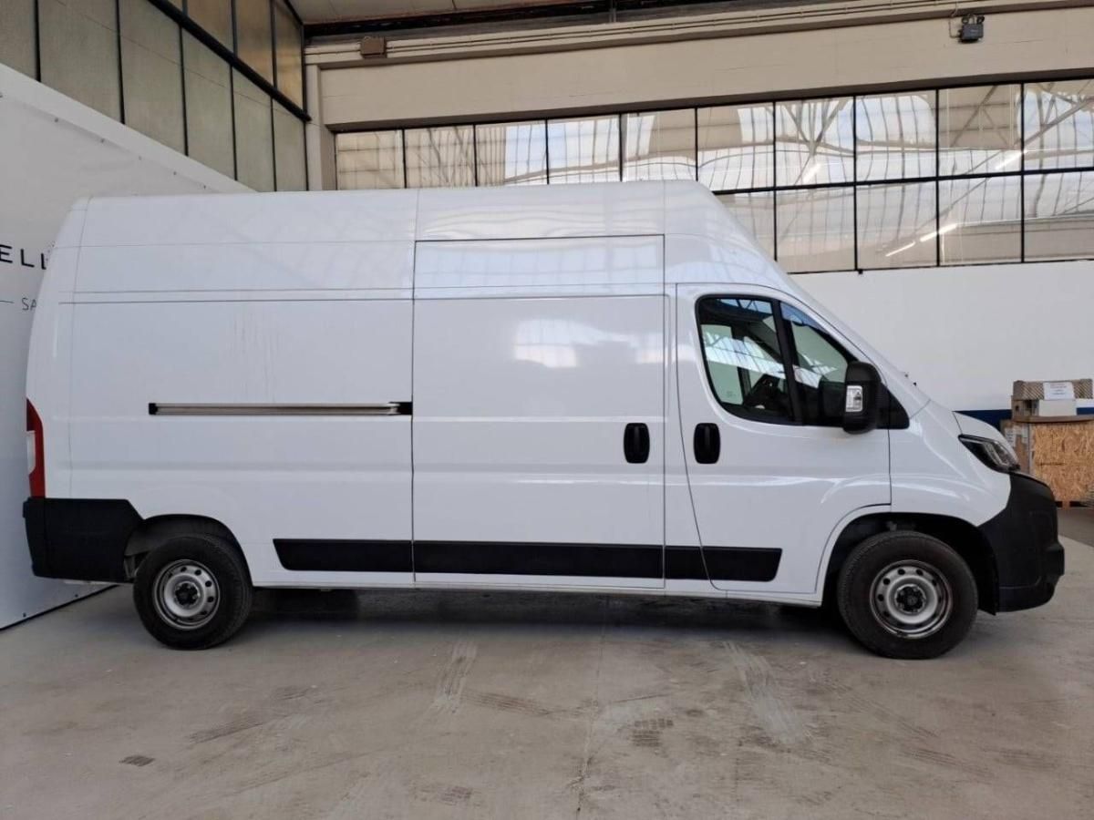peugeot-boxer-2025-diesel-2184cc