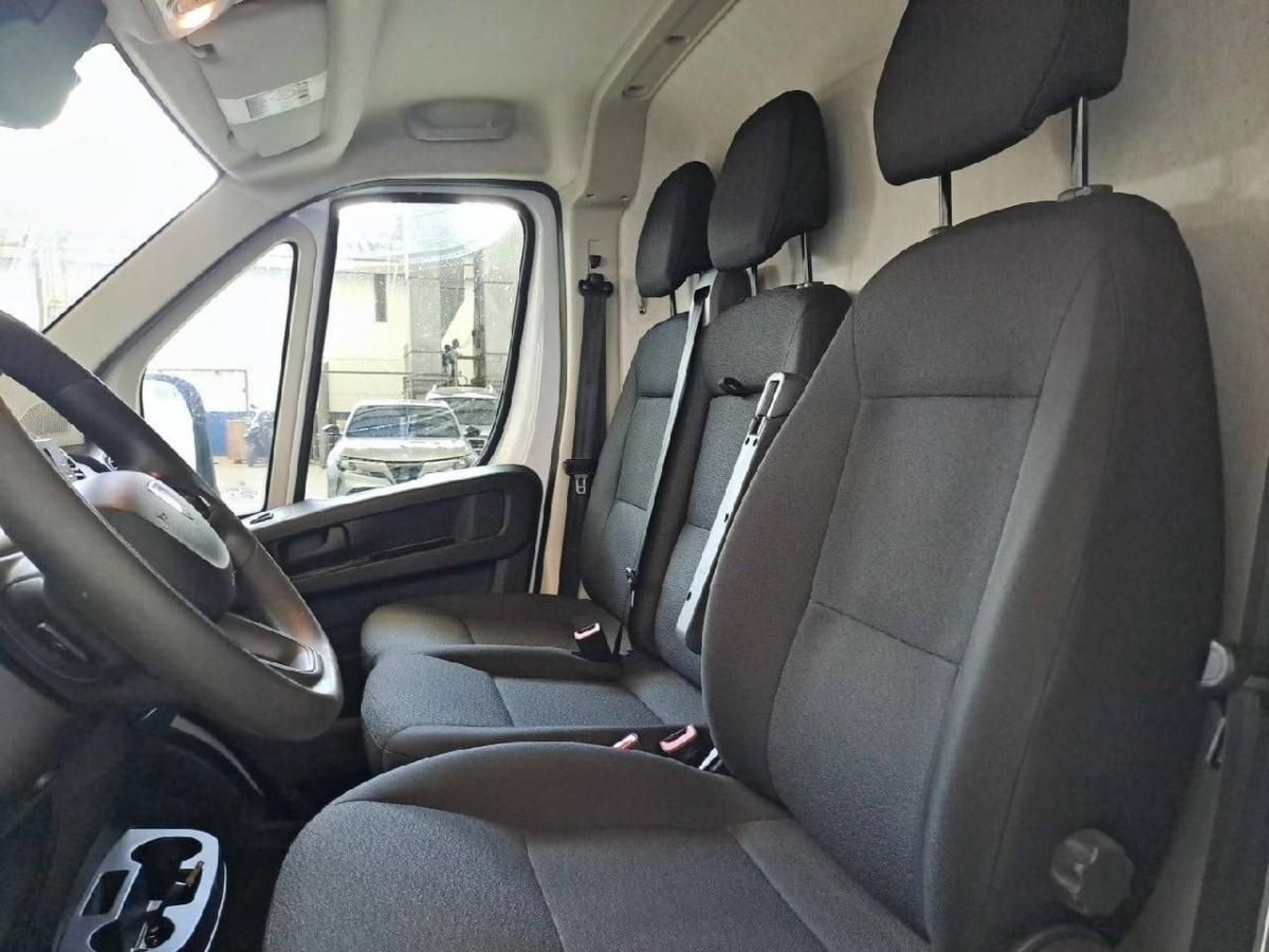 peugeot-boxer-2025-diesel-2184cc