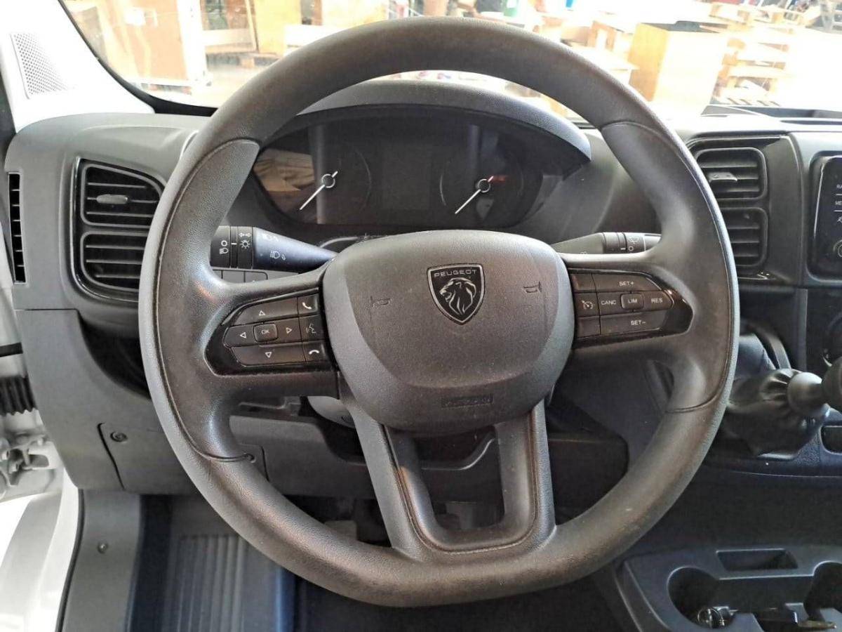 peugeot-boxer-2025-diesel-2184cc