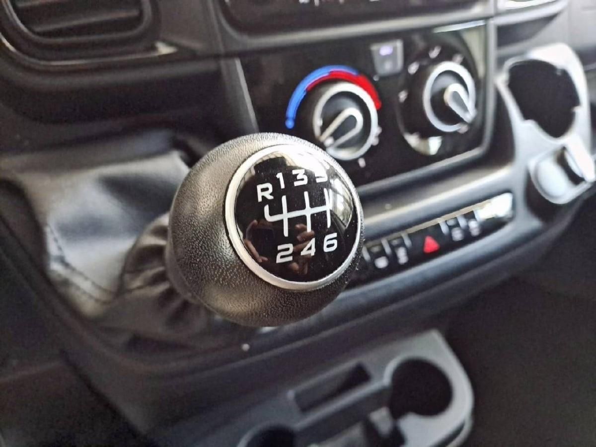 peugeot-boxer-2025-diesel-2184cc