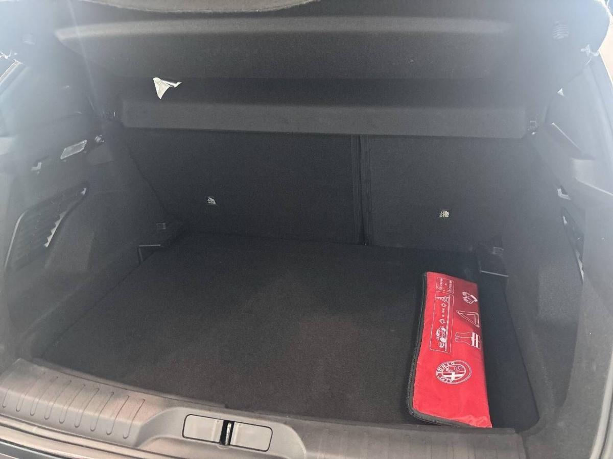 alfa-romeo-junior-2025-hibrido-a-gasolina-1199cc