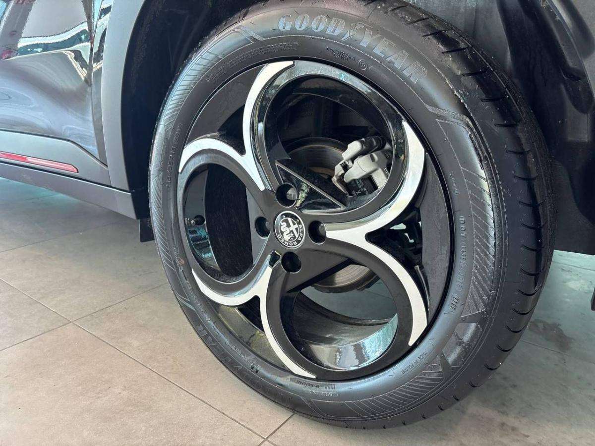 alfa-romeo-junior-2025-hibrido-a-gasolina-1199cc