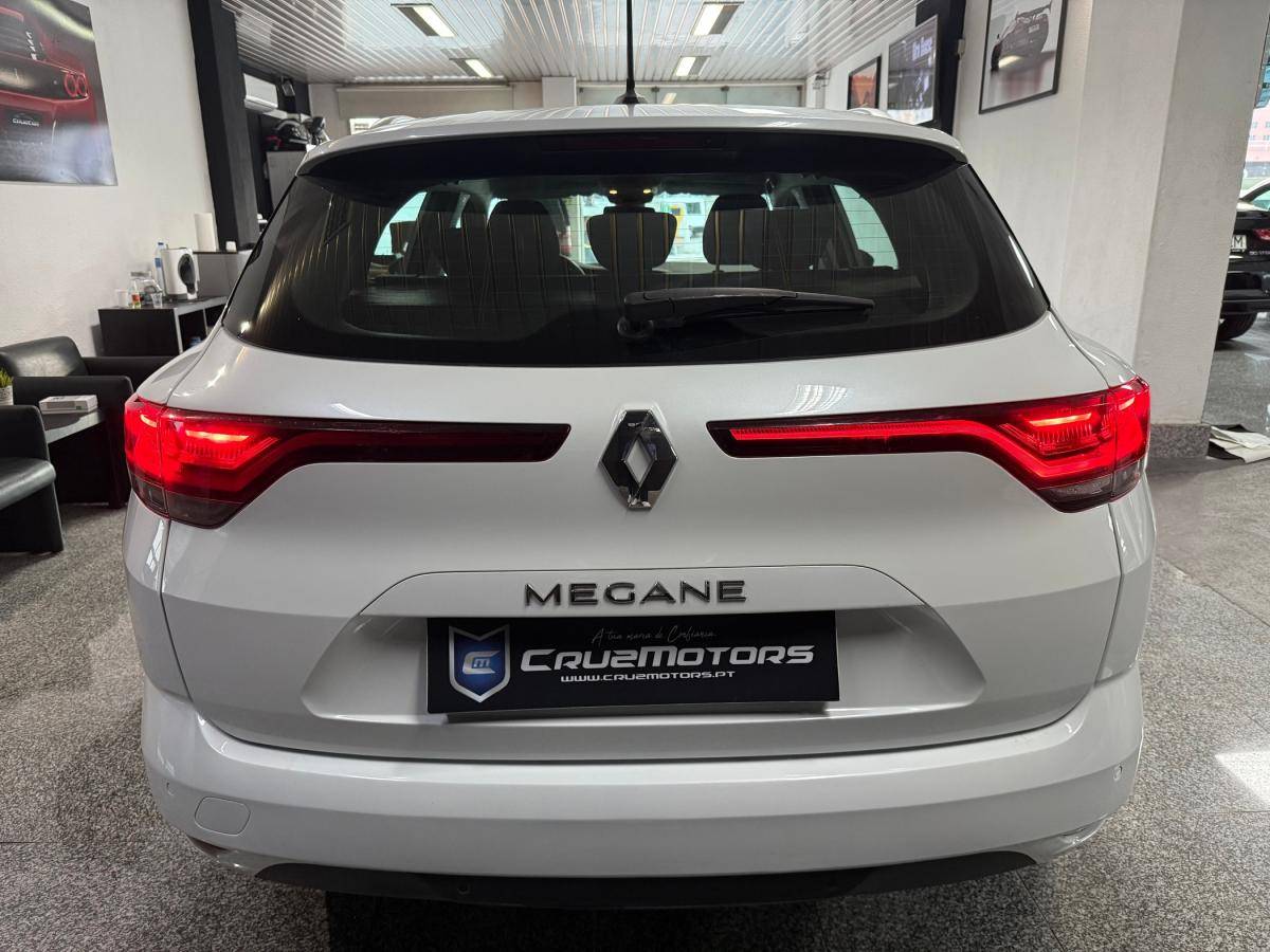 renault-megane-sport-tourer-2021-diesel-1461cc
