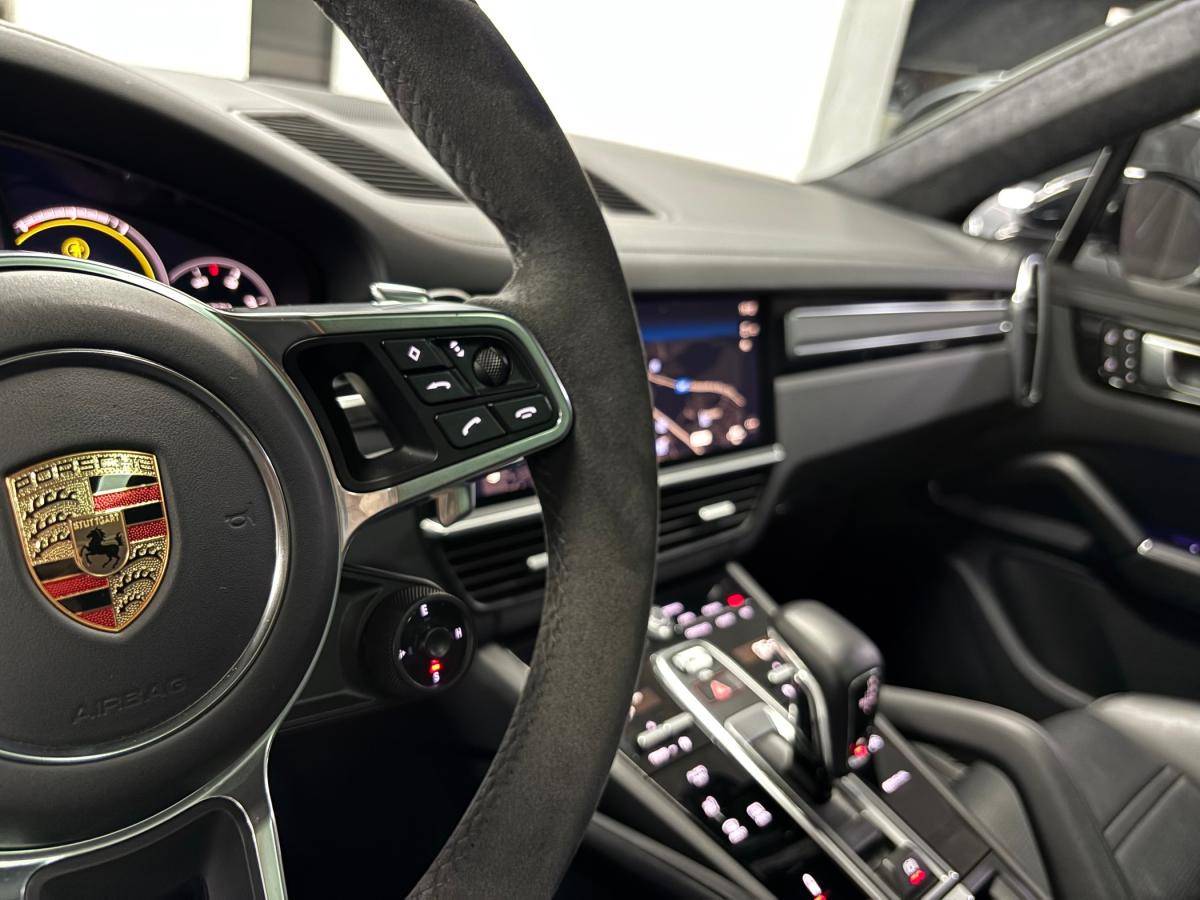 porsche-cayenne-2023-hibrido-a-gasolina-2995cc