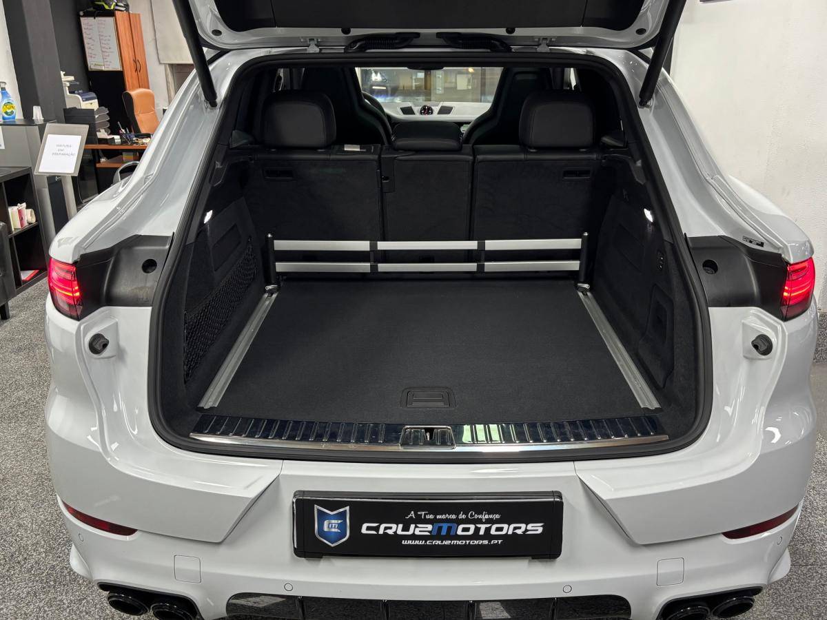 porsche-cayenne-2023-hibrido-a-gasolina-2995cc