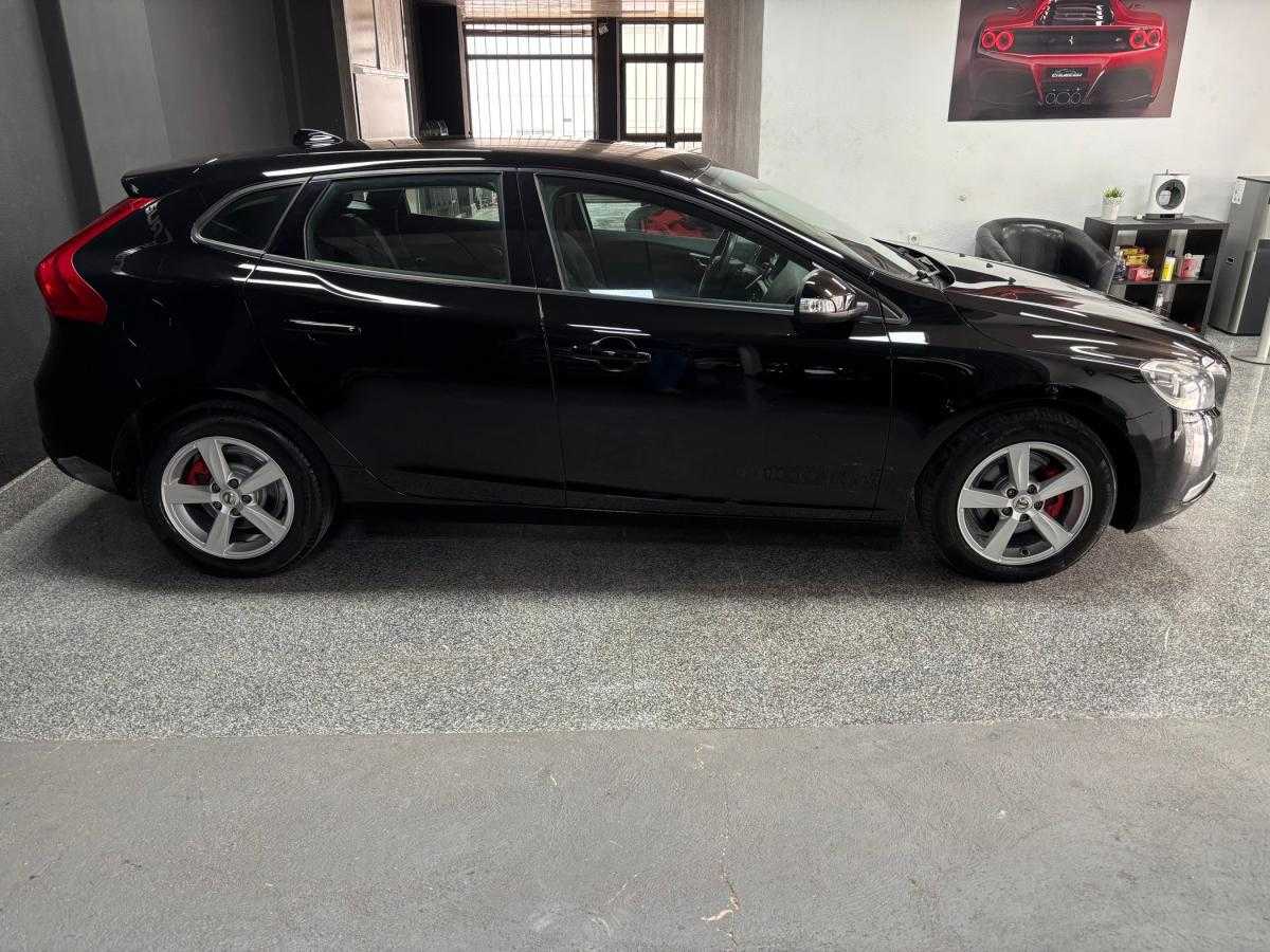volvo-v40-2017-diesel-1969cc