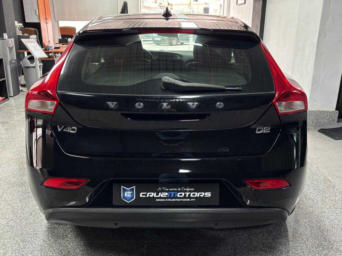 volvo-v40-2017-diesel-1969cc