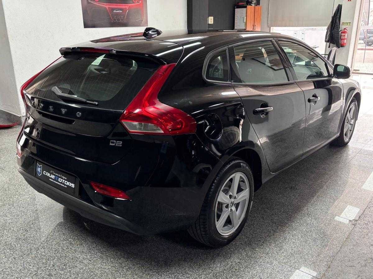 volvo-v40-2017-diesel-1969cc