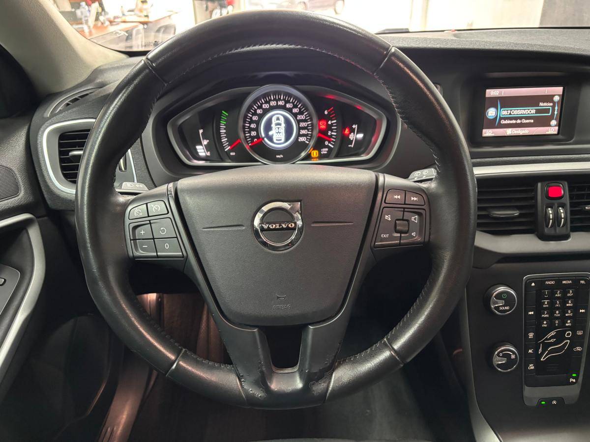 volvo-v40-2017-diesel-1969cc