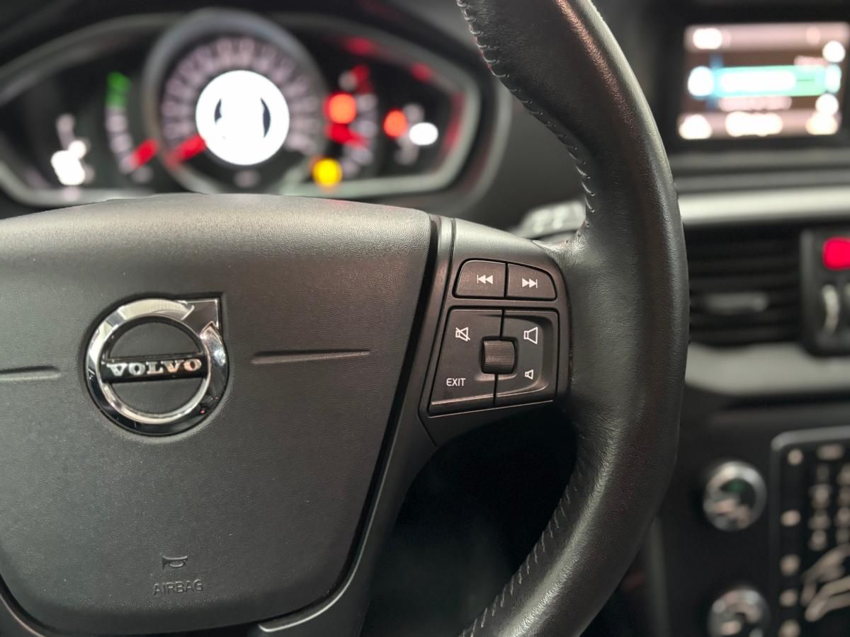 volvo-v40-2017-diesel-1969cc