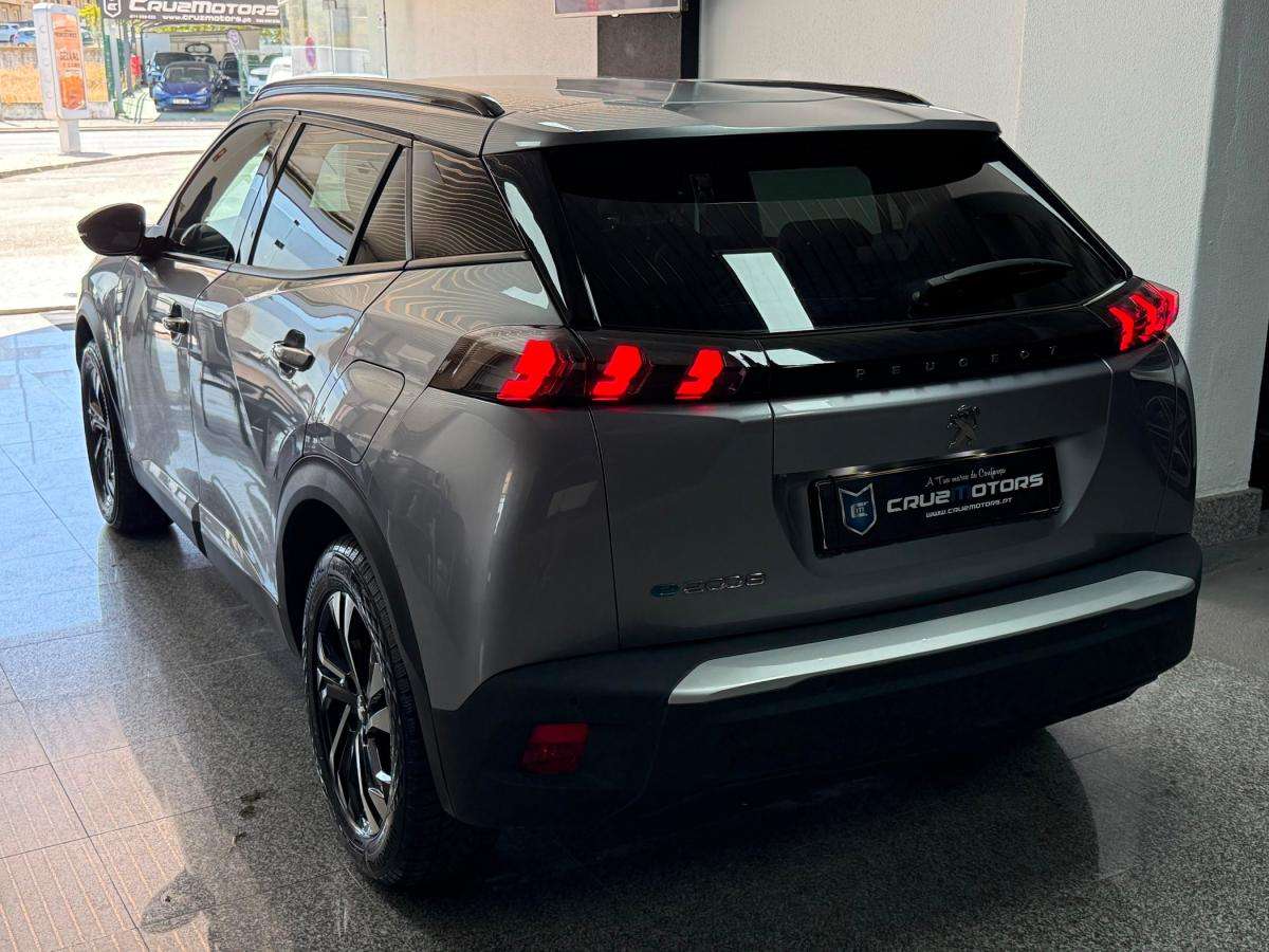 peugeot-2008-2023-eletrico-0cc
