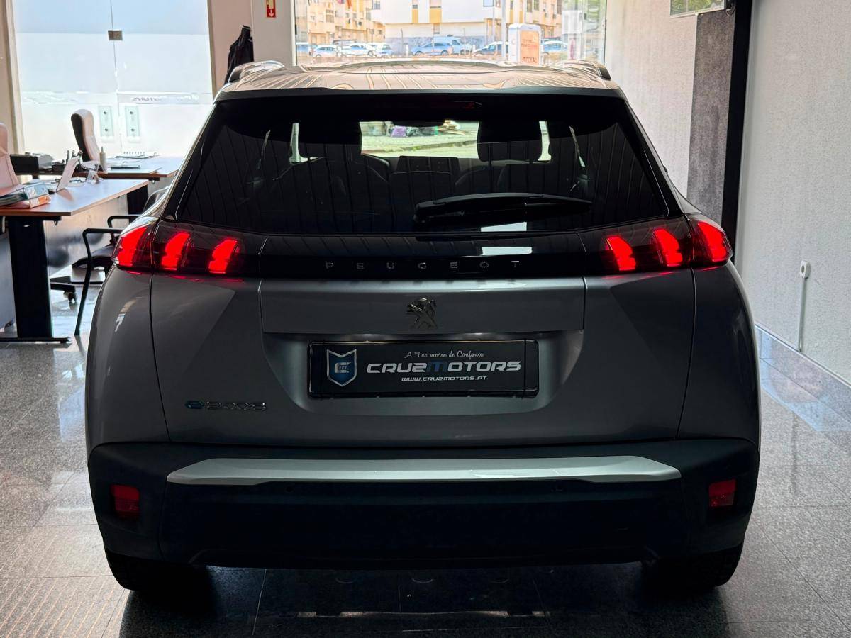 peugeot-2008-2023-eletrico-0cc