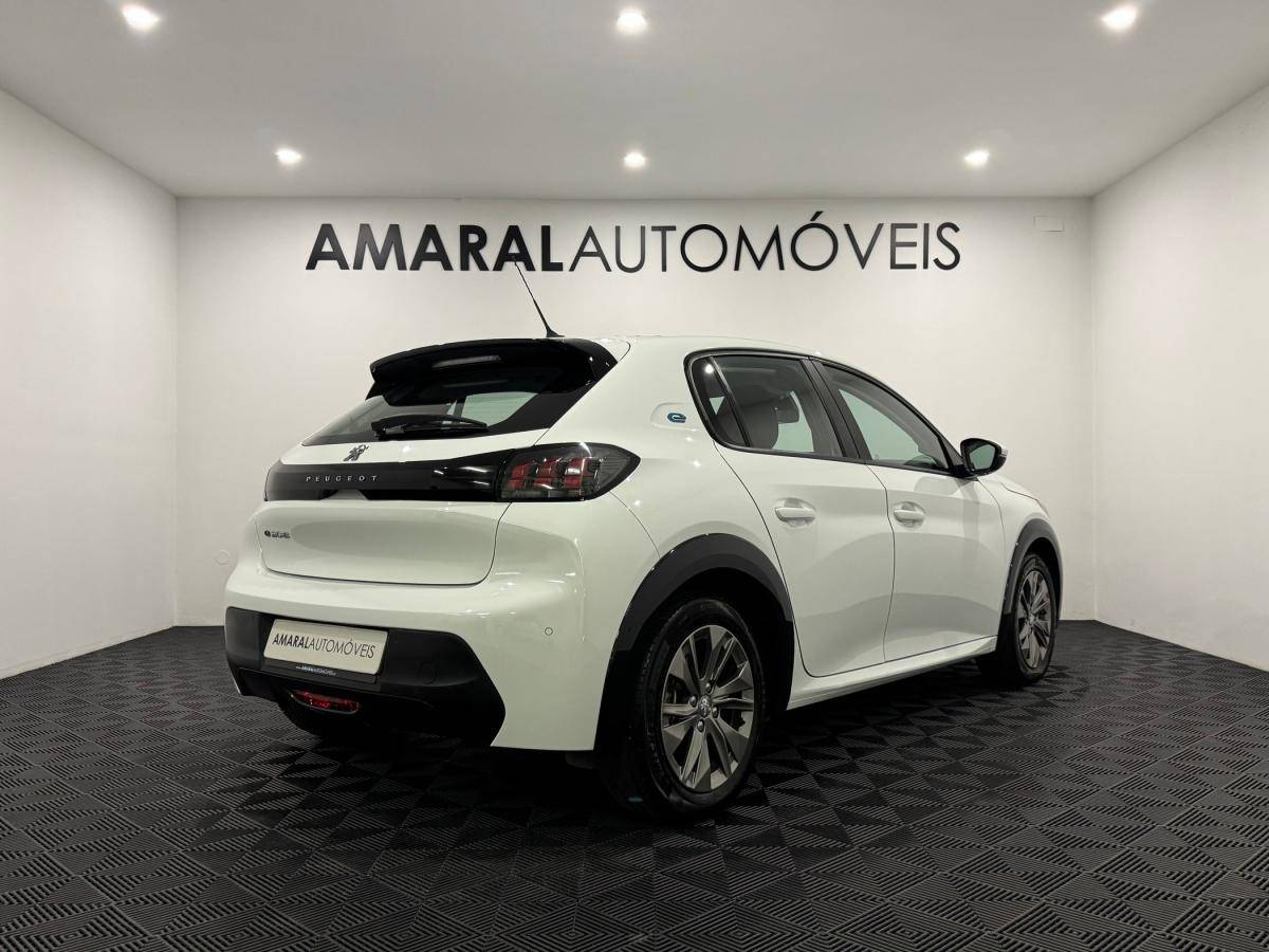peugeot-208-2021-eletrico-500cc