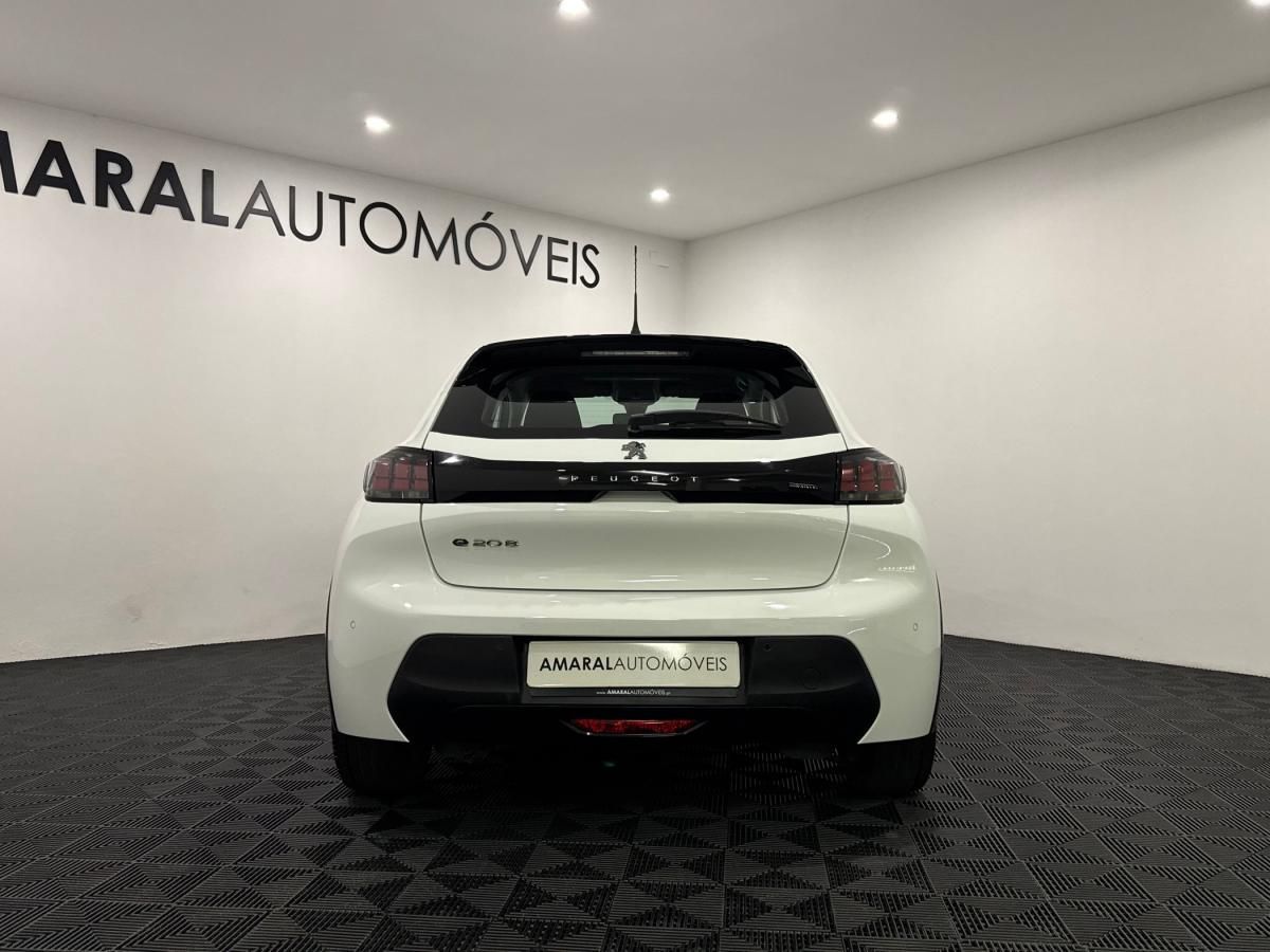 peugeot-208-2021-eletrico-500cc