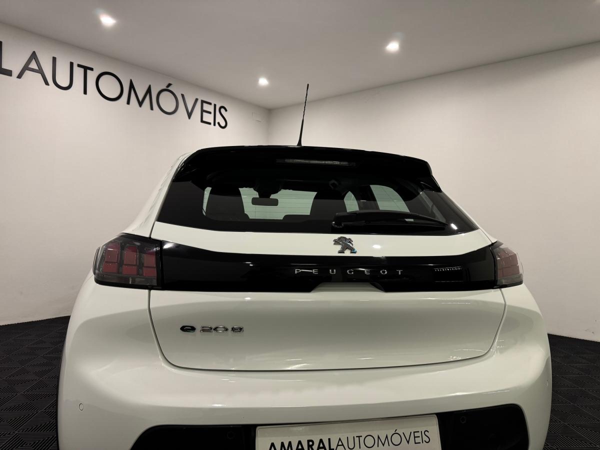 peugeot-208-2021-eletrico-500cc