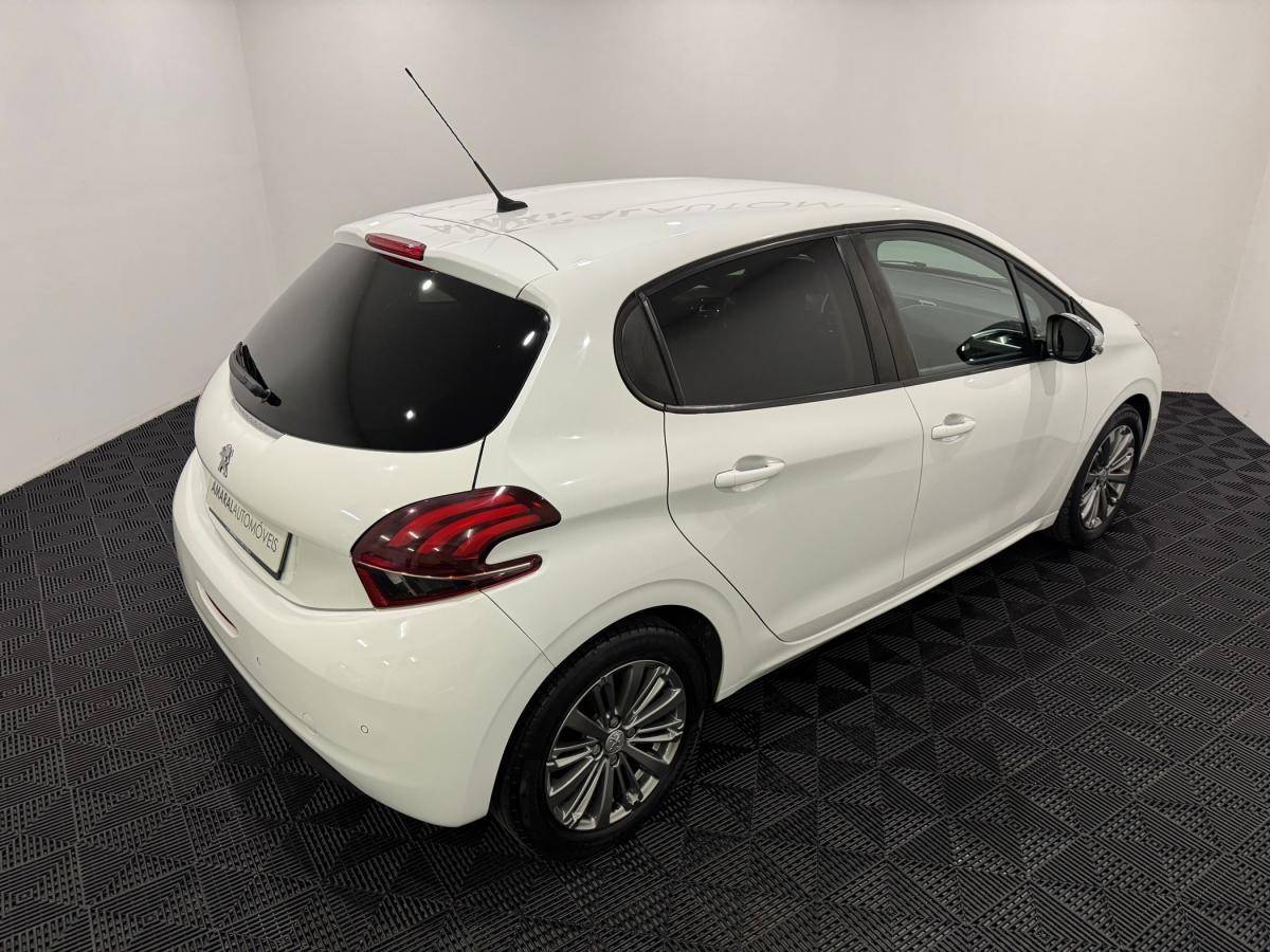 peugeot-208-2017-diesel-1560cc