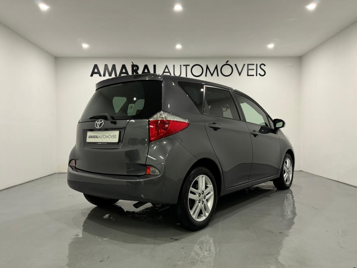 toyota-verso-s-2011-diesel-1364cc