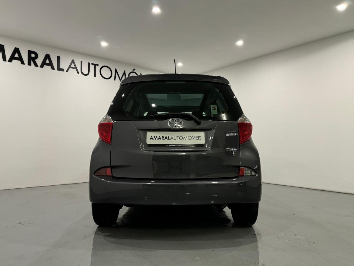 toyota-verso-s-2011-diesel-1364cc