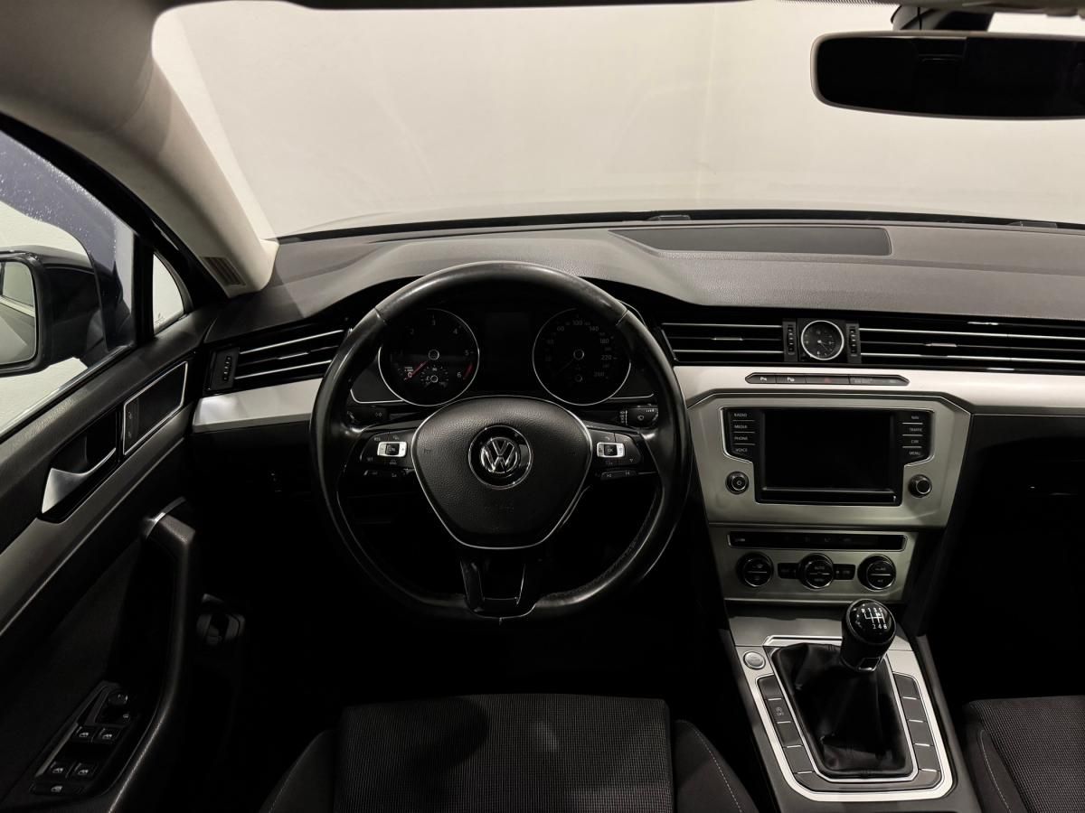 volkswagen-passat-variant-2015-diesel-1598cc