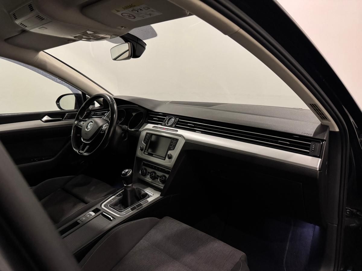 volkswagen-passat-variant-2015-diesel-1598cc
