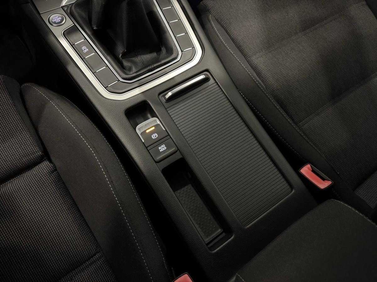 volkswagen-passat-variant-2015-diesel-1598cc