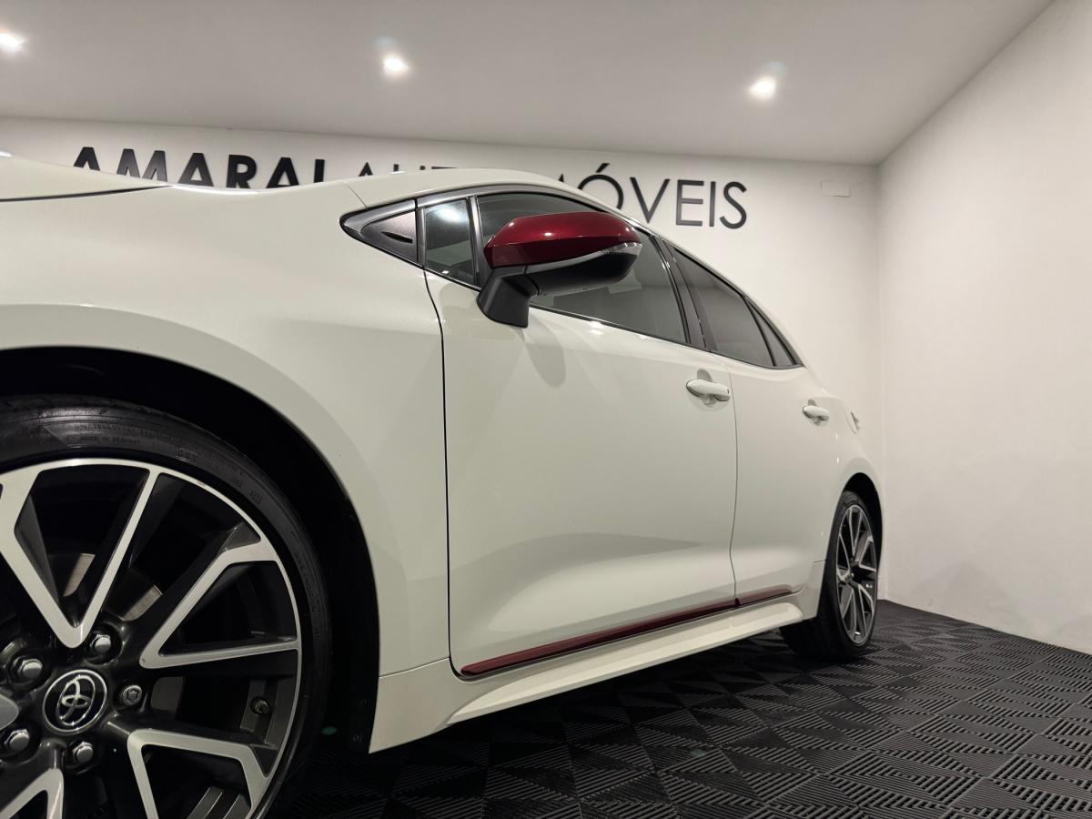 toyota-corolla-2019-hibrido-a-gasolina-1987cc