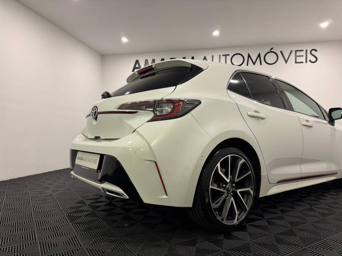toyota-corolla-2019-hibrido-a-gasolina-1987cc