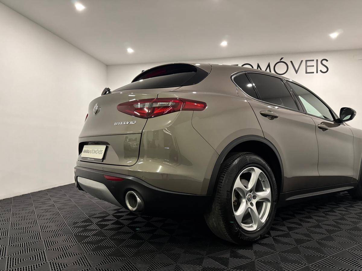 alfa-romeo-stelvio-2018-diesel-2143cc