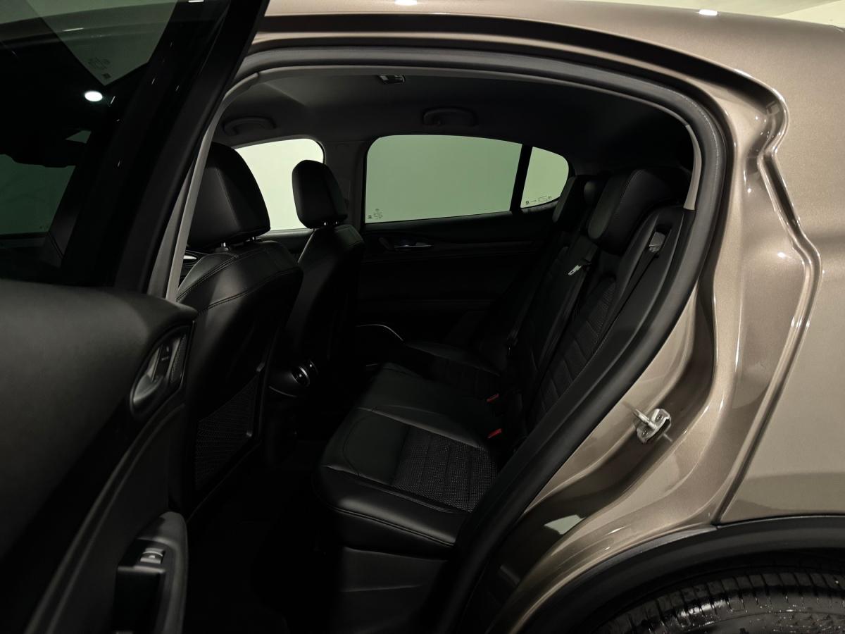 alfa-romeo-stelvio-2018-diesel-2143cc