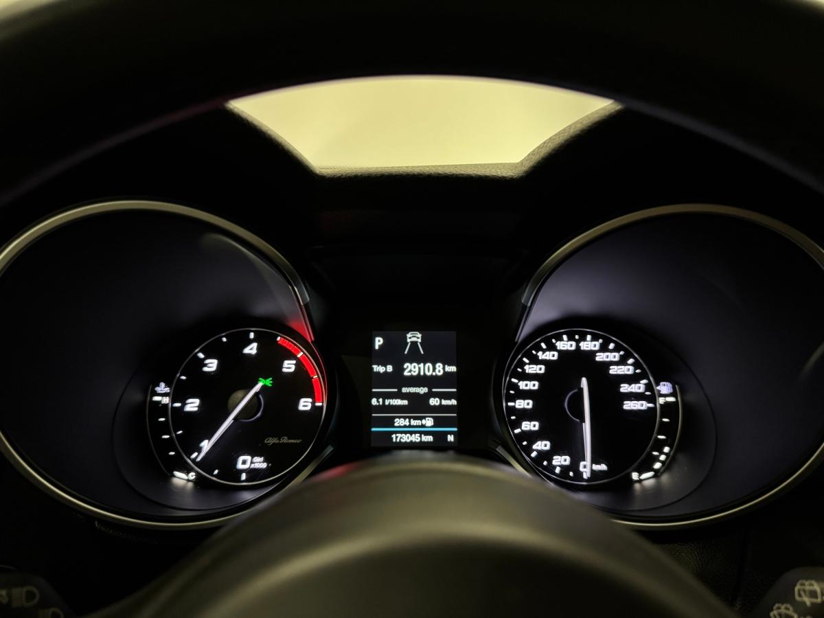alfa-romeo-stelvio-2018-diesel-2143cc