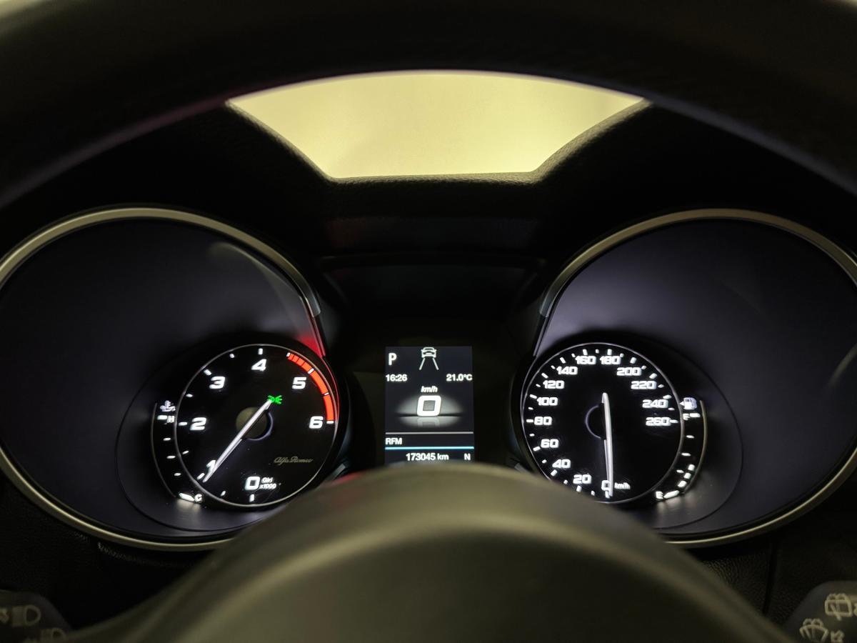 alfa-romeo-stelvio-2018-diesel-2143cc