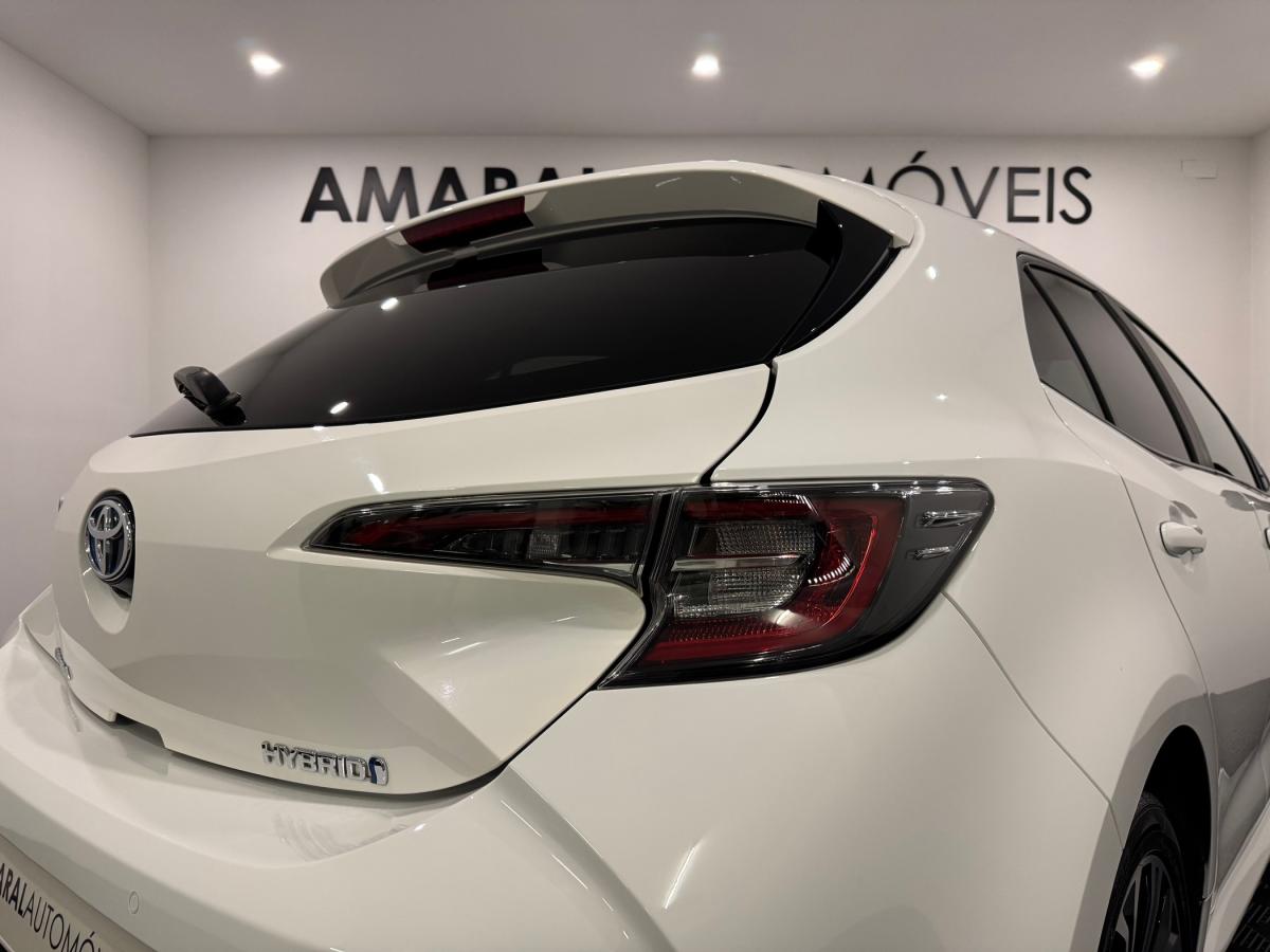 toyota-corolla-2019-hibrido-a-gasolina-1798cc