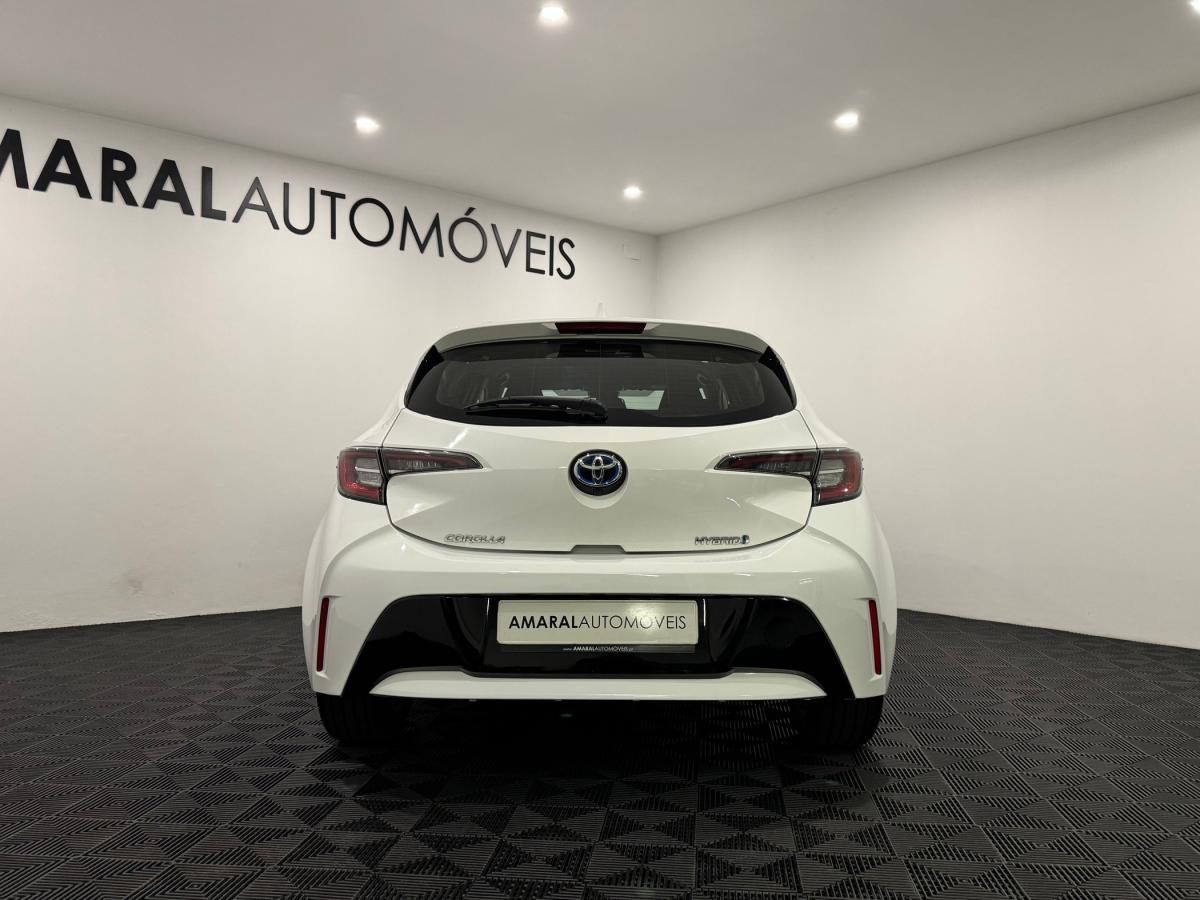 toyota-corolla-2021-hibrido-a-gasolina-1798cc