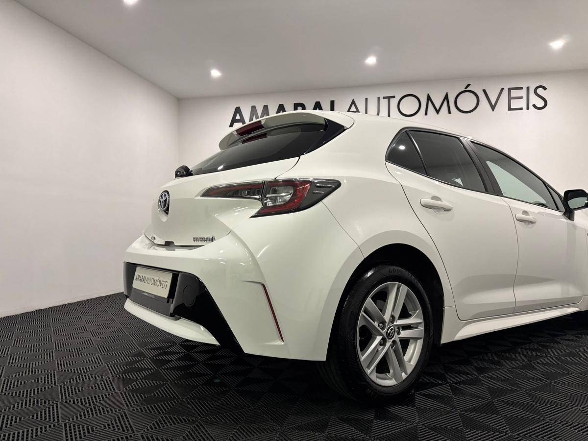 toyota-corolla-2021-hibrido-a-gasolina-1798cc