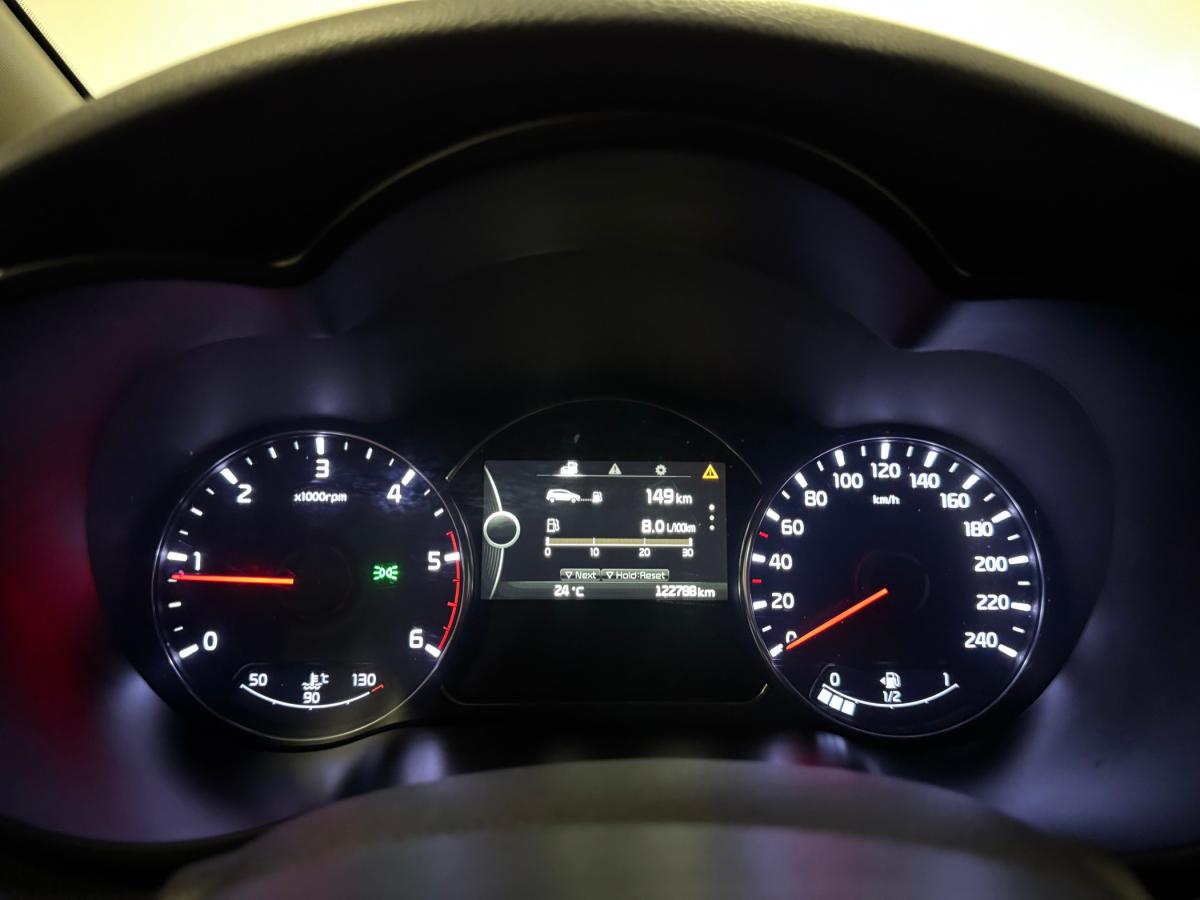 kia-carens-2015-diesel-1685cc