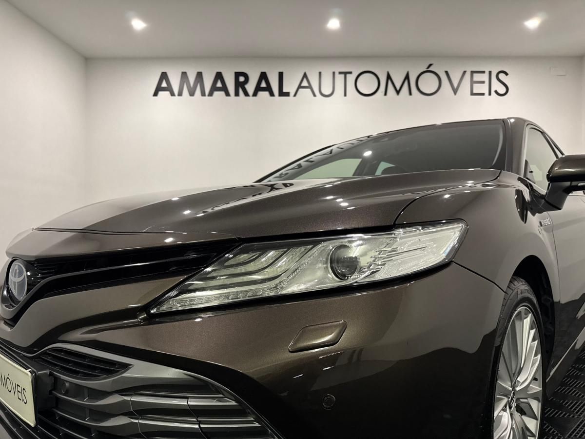 toyota-camry-2019-hibrido-a-gasolina-2487cc