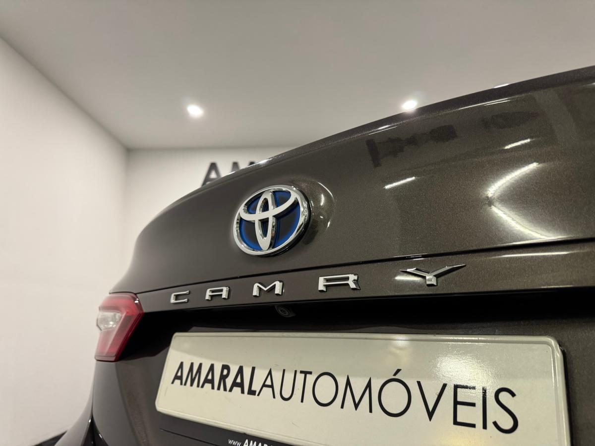 toyota-camry-2019-hibrido-a-gasolina-2487cc